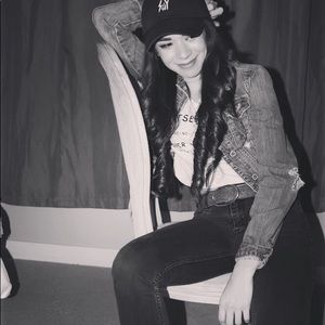 Meet your Posher, Ana